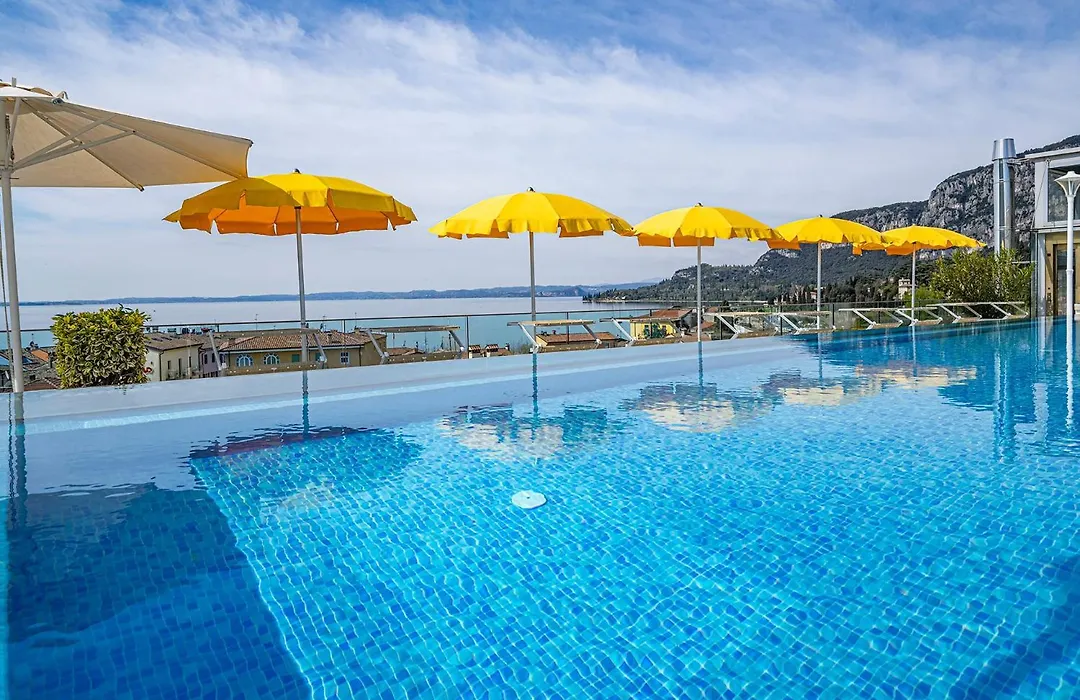 Sky Pool Hotel Sole Garda-1